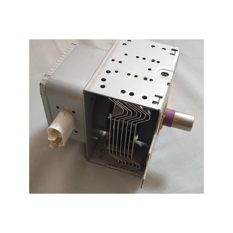 Magnétron pour four à micro-ondes De Dietrich - Brandt - Sauter